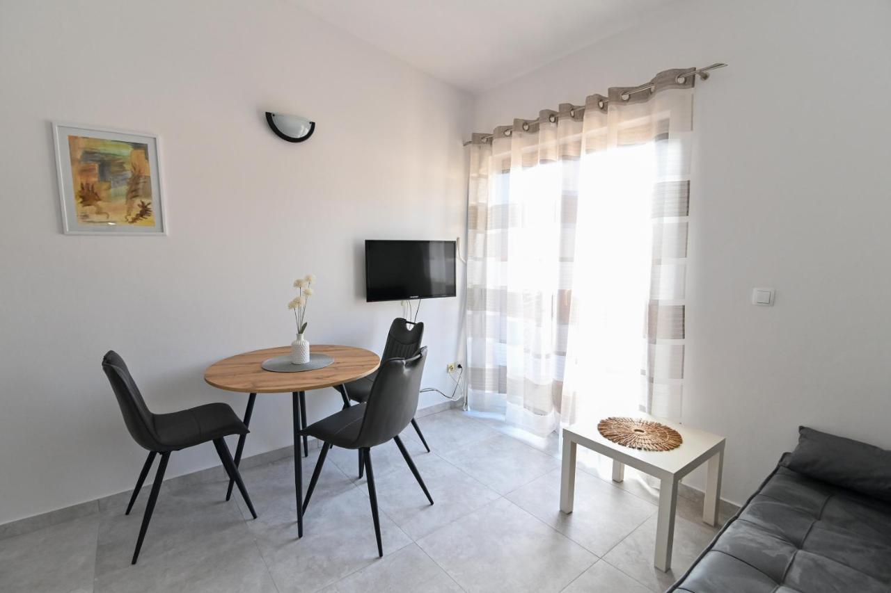 Apartments Andrea I Baška Exteriör bild